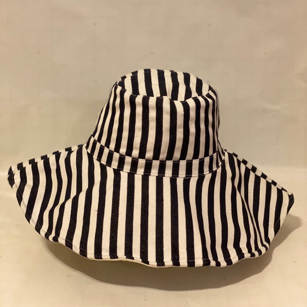 Packable reversible sunhat
